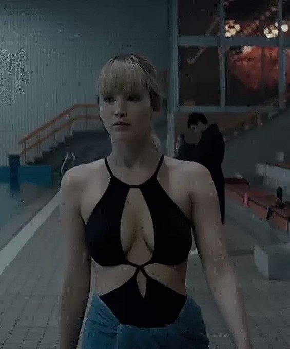    HaPPy BiRTHDay    JENNIFER LAWRENCE gets 31 today !

..and has a fantastic cleavage rack 
