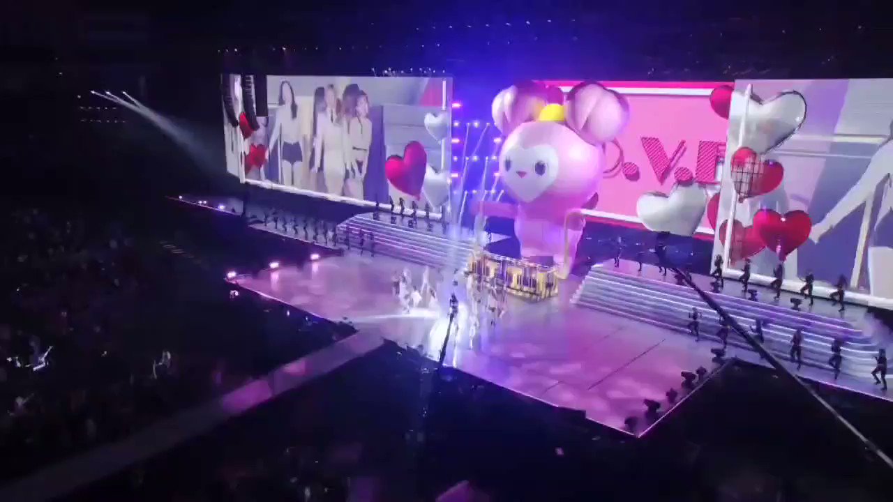 ̈ on Twitter "jeongyeon l.o.v.e tokyo dome https//t.co/ZbBjJ4Fr3L