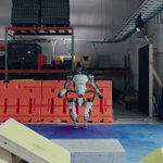 アメリカのロボット企業が、ロボットがパルクールする様子を公開!