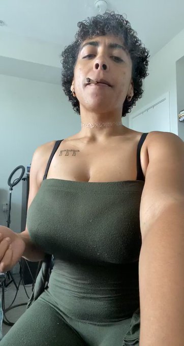 Happy Titty Tuesday from ya favorite veiny tits. https://t.co/uJfAH8m8kA