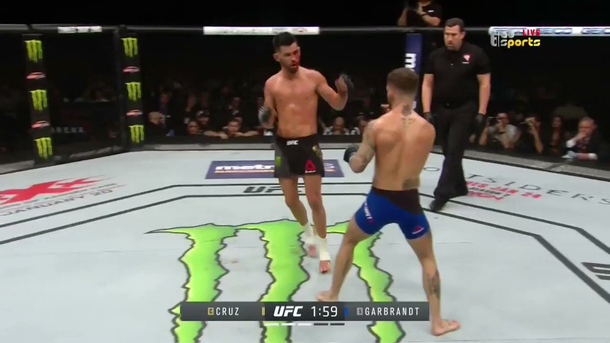 RT @SmackdownLayer: Cody Garbrandt repeatedly drops Dominick Cruz https://t.co/2WbzDJg8kb