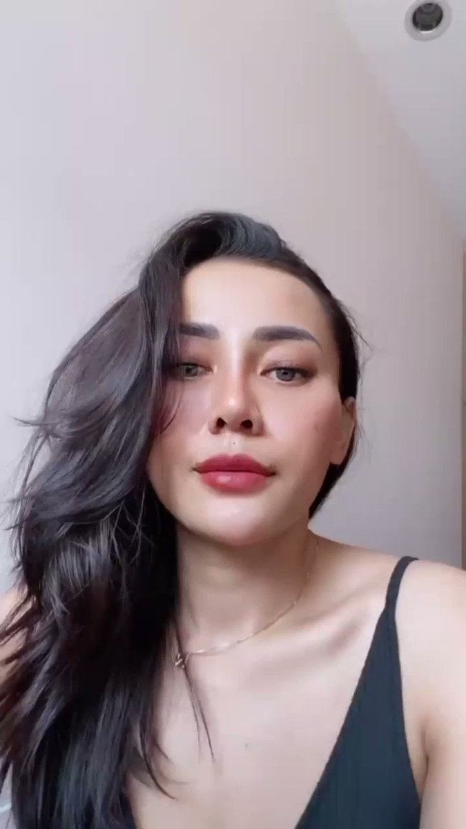 @sherlycarolinaas video Tweet