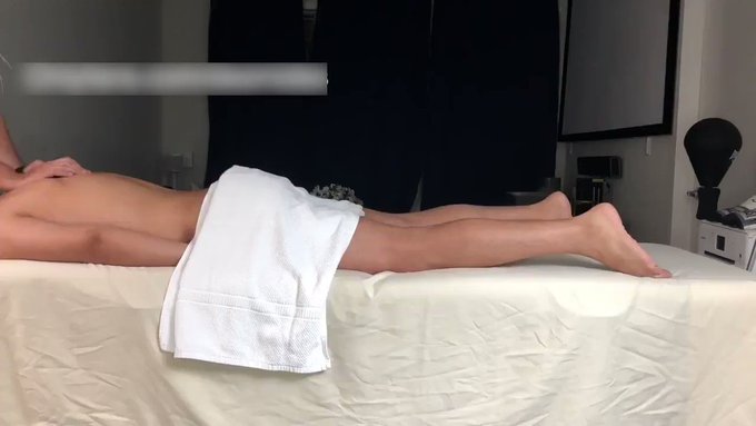 Friend @OzzRenard came for massage and it turned so ROUGH!! FACEfuck, rim full video https://t.co/Og5i6sXTEX