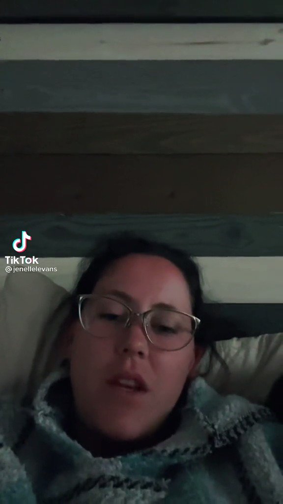 RT @_AnonHater_: Jenelle “I probably won’t be able to walk soon” Evans https://t.co/k8XMgtcu9g