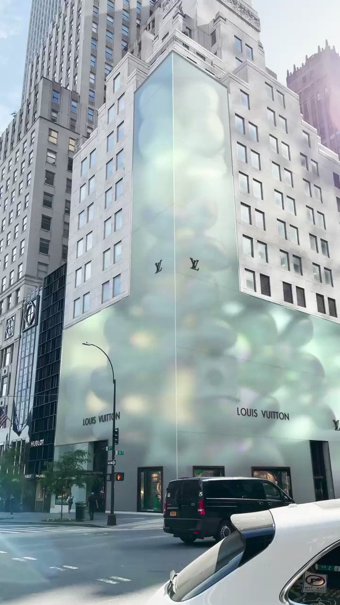 Shanef3d on X: With reference we created this experiment for Louis Vuitton  's 5th avenue storefront. Creative direction and film by Reference NYC.  Motion design by me. . #fashion #digitalfashion #digitalart #surreal #