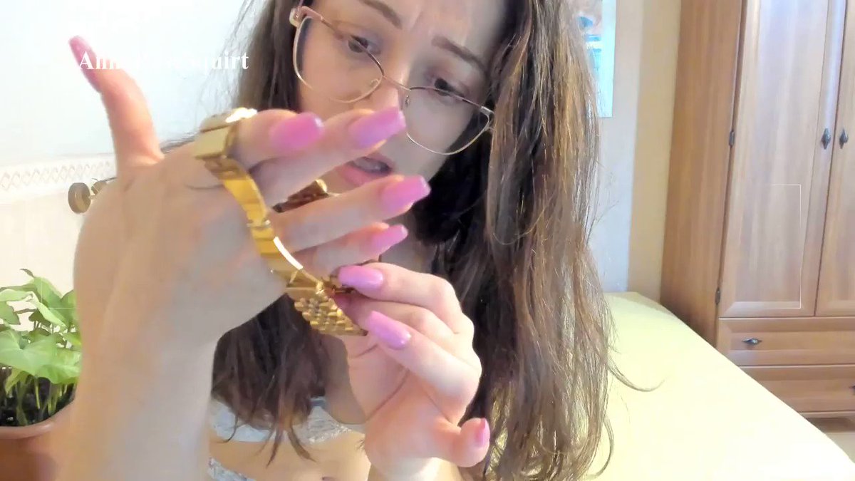 AnnaRoseSquirt Thank you for buying! Golden Wrist Watch Fantasy MVSales.