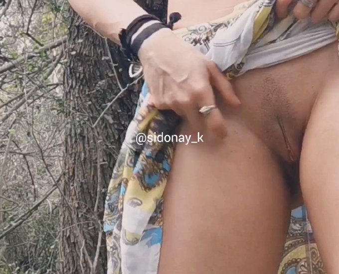 Sin bragas y lubricadita para tu f&aacute;cil acceso 😈 https://t.co/HQ3bM9Lvq1