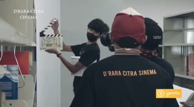 Ota va qizi ortasida hammomda porno jinsiy aloqa