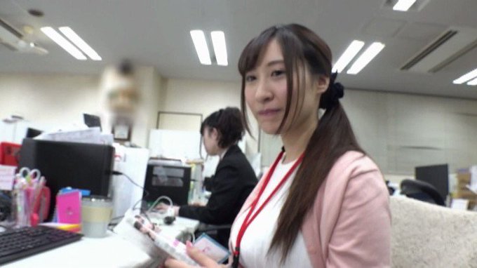 爆乳Iカップ、地味目で大人しいSOD社員が新卒1年目からAVに出ちゃう話です

続きはコメント欄から🦉
https://t.co/BOeCfIDZjT