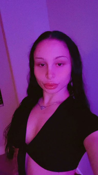 It&rsquo;s time for class 🎒📚😏 https://t.co/VarVrbXMrc<a href="/tag/evaalvarez"class="tags"><span>#evaalvarez</span></a>