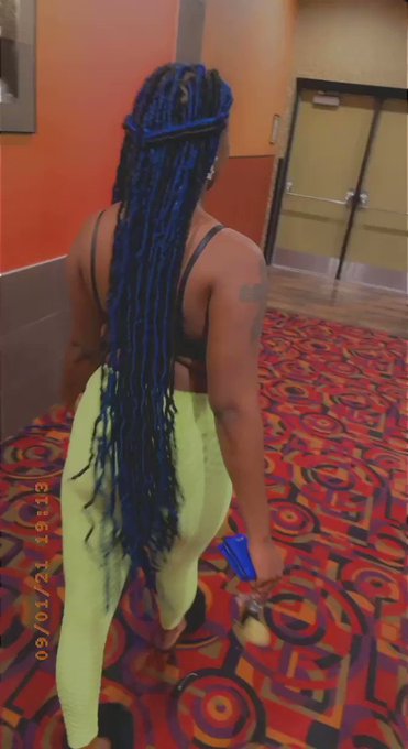 Elevating and loving the women I am becoming 🥂💙🥰 https://t.co/3vhWLvbzGz