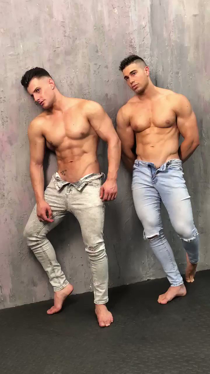 Imperial Muscle 👑 on X: With my bottom friend🏳️‍🌈 🚨10 NEW POSTS ON MY  EXCLUSIVE PAGE! 👆🏻FREE SIGN UP PHOTO! 🎁50% OFF! t.co9wDHan25VU  🏡 crew: @alphahouseboys t.coptSGcFg0M8  X