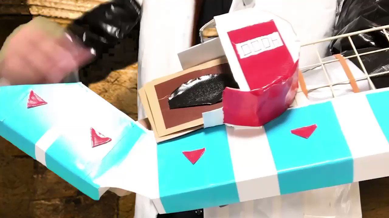 バイヤー高橋 ガムテープといらすとやで遊戯と海馬が協力するシーンを普通に作った T Co E4drsoqasm Twitter