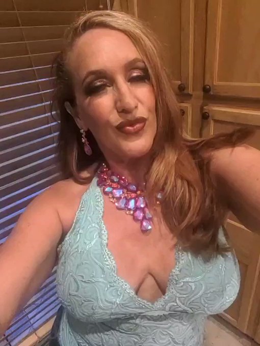 Hey sexies!! Have an awesome, safe weekend. #milf #Friday #sparklemotion #hotredheads https://t.co/O<a href="/tag/milf"class="tags">#milf</a><a href="/tag/friday"class="tags"><span>#friday</span></a><a href="/tag/hotredheads"class="tags"><span>#hotredheads</span></a><a href="/tag/sparklemotion"class="tags"><span>#sparklemotion</span></a>