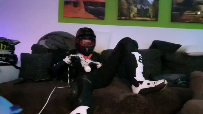 Made a video with me cumming inside a dainese leather suit??
Like for the entire video? https://t.co