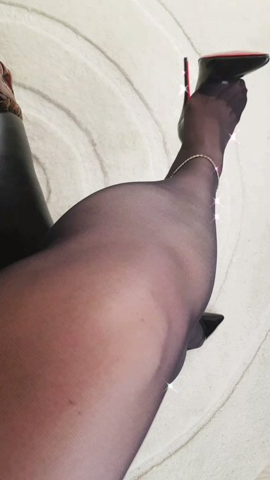 FeetSeductress’s pics and videos