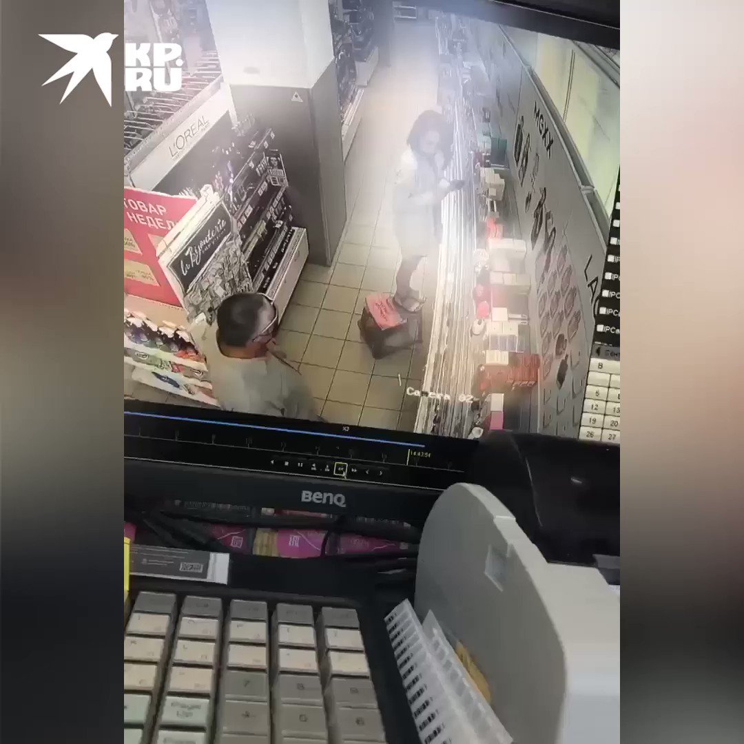 жизнь выбила табурет из под ног и я повис