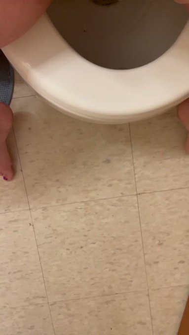 I wanted to be wettttt. 😍🥵🤭 #peeinggirls #pee #pissfetish https://t.co/xZKoojRldi<a href="/tag/peeinggirls"class="tags">#peeinggirls</a><a href="/tag/pee"class="tags">#pee</a><a href="/tag/pissfetish"class="tags"><span>#pissfetish</span></a>