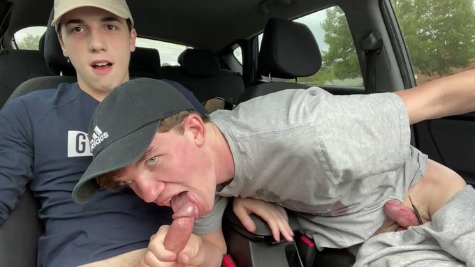 🚗 2 Bros getting caught sucking after hiking 😈 https://t.co/QTbgoQPWyP