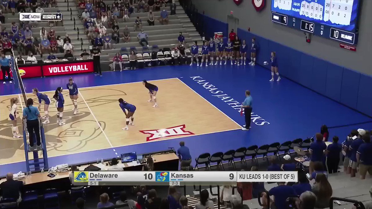 Back-and-forth 2nd set so far. Jayhawks lead 15-13 at the first timeout. A look at some finesse from Jenny Mosser on this kill!

#RockChalk https://t.co/E81XEGTvMT