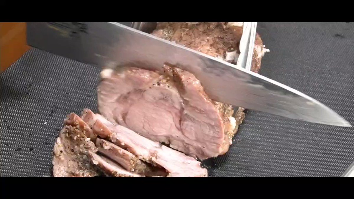 リュウジ 料理のおにいさんバズレシピ 難しいと思われがちな塩釜焼き 実はフライパン一つで出来るんです 至高の塩釜焼き お祝い事やお店でしか食べられないイメージの塩釜焼きがなんと自宅で簡単に出来ちゃいます マジでウマイのでこのやり方は絶対に