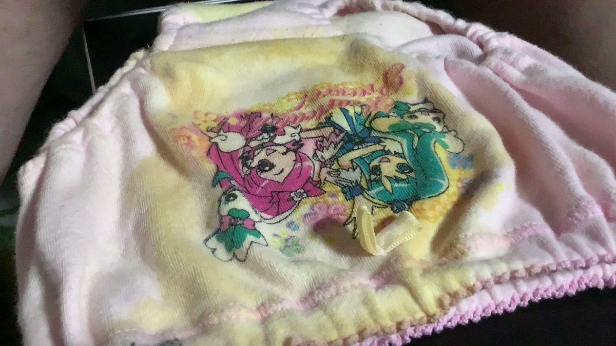 プリキュアショーツぶっかけ 今週はあんまりぶっかけ出来そうもないので、 過去に撮影したモノを投稿しておきます。 もう10回くらいぶっかけてた  〇ートキ〇ッチ〇リキ〇アショーツぶっかけ動画です。 #女児ショーツ #女児パンツ #パンツぶっかけ #下着ぶっかけ #無洗浄 ...