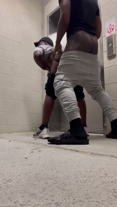 Can I flood yo booty on the top floor? ?

LIKE & RT. 

https://t.co/QcWoYzwPBt https://t.co/OIjeC3le