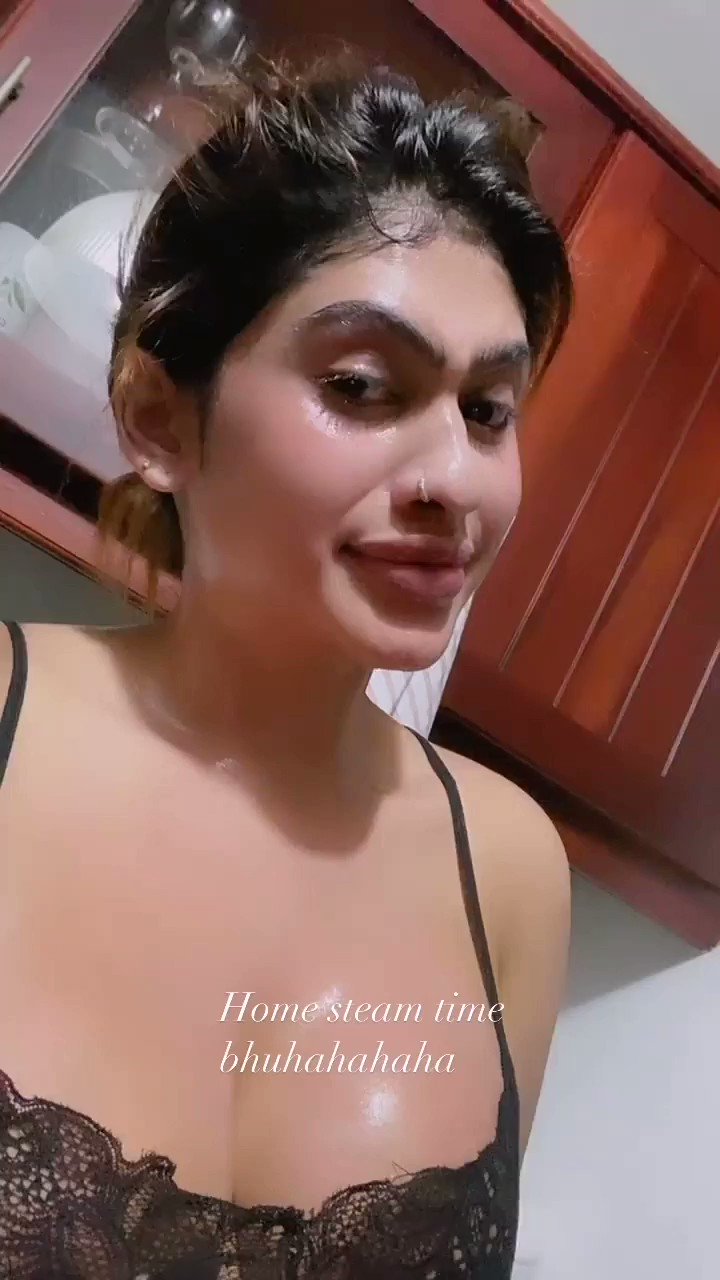 @ActressPiumis video Tweet