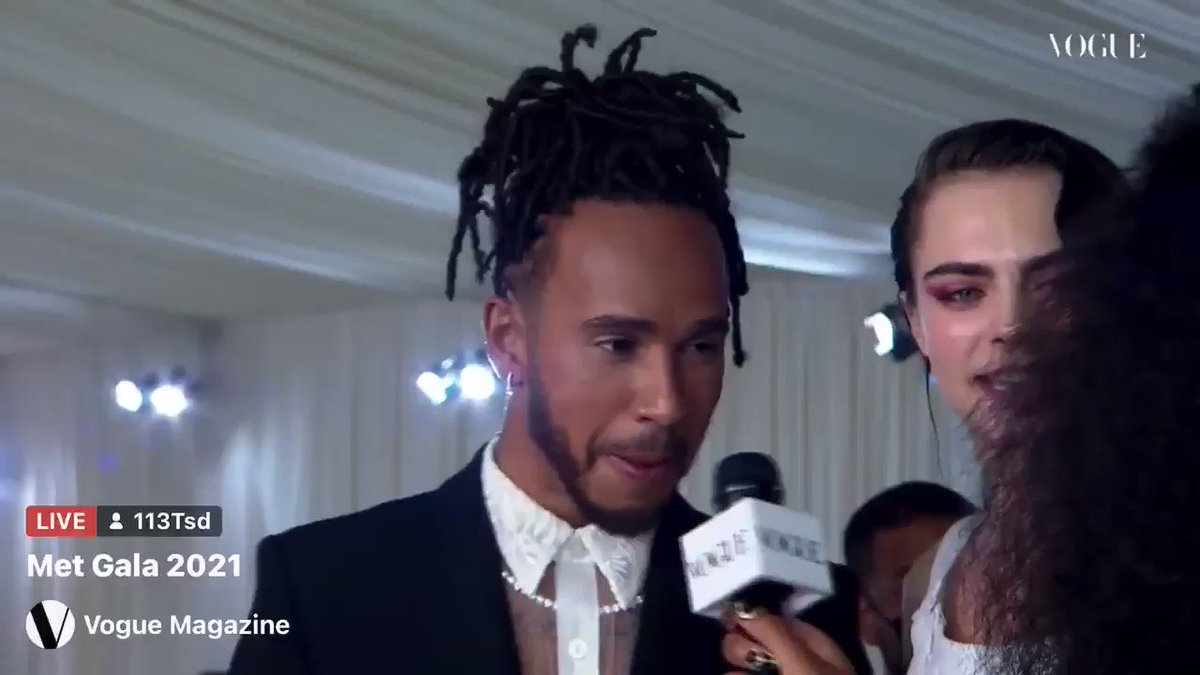 RT @iiiuminateandy: LEWIS HAMILTON OWNING THE SHOW #MetGala  https://t.co/qoRf7BC7oS