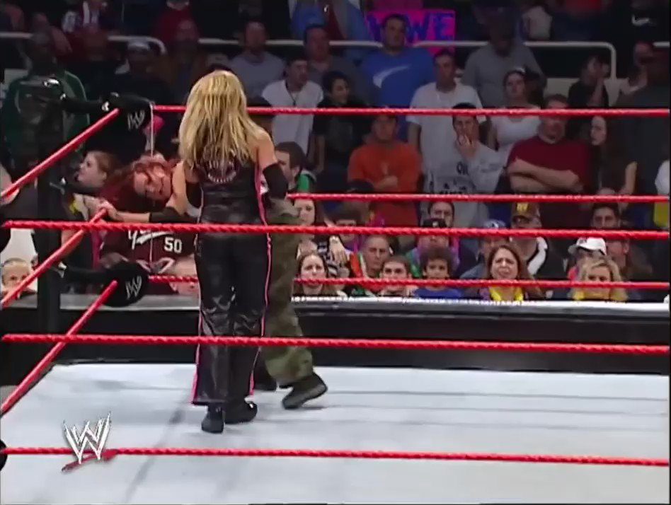 Trish Stratus vs. Lita 
Main Event Raw 2004 
Best women’s match of all time? #trishstratus #lita #WWERaw #wwefan #SmackDown #WrestleMania https://t.co/eusCT7Mm2j