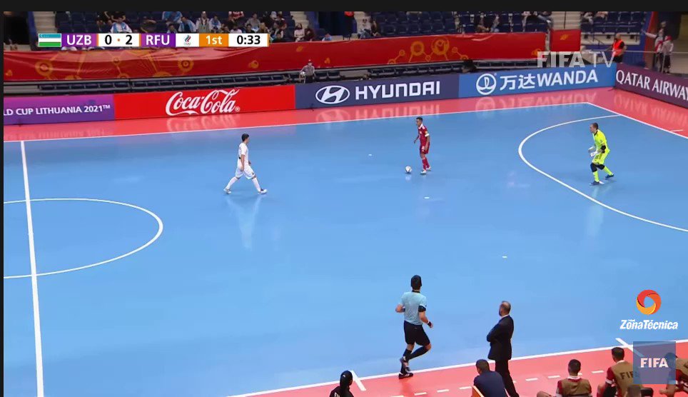 新戦術の開発 1 3 フィクソのアイソレーションとゴレイロの攻撃参加 フットサル大学 フットテック