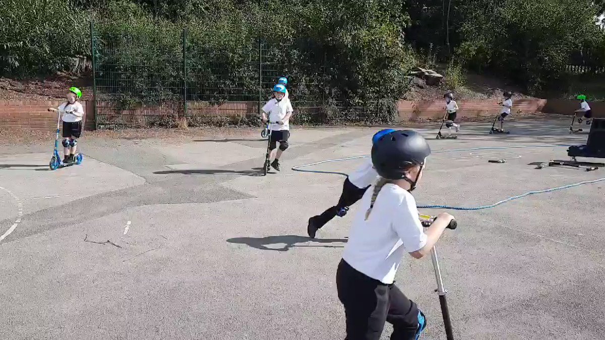 3 Aspen are loving @ScootFit this afternoon! @OrchardPrimaryA https://t.co/Fso9KmioSY