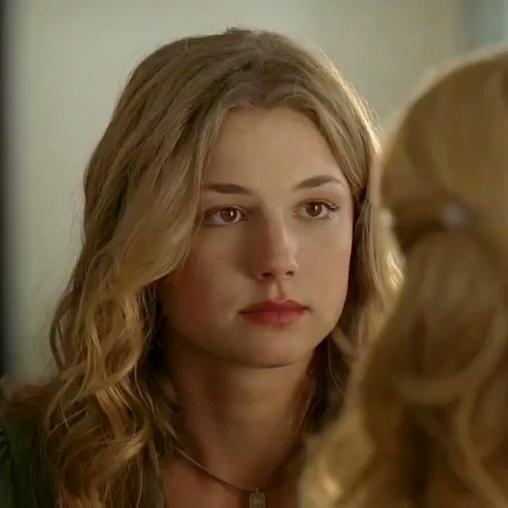 Happy birthday to the most beautiful incredible amazing talented woman in the world: emily vancamp 