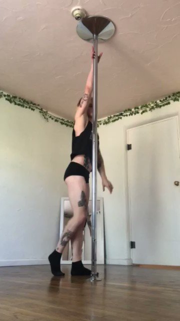 happy saturday night! here’s a spin https://t.co/TdwZ7exBrc
