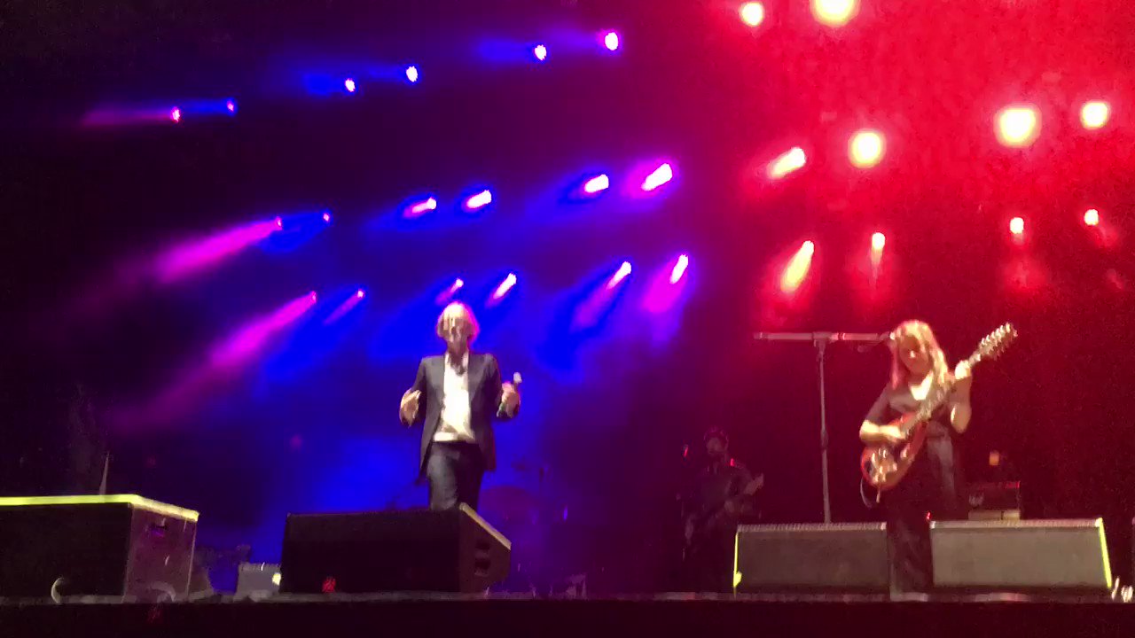 Happy birthday to the best britpop frontman (Jarvis Cocker) 