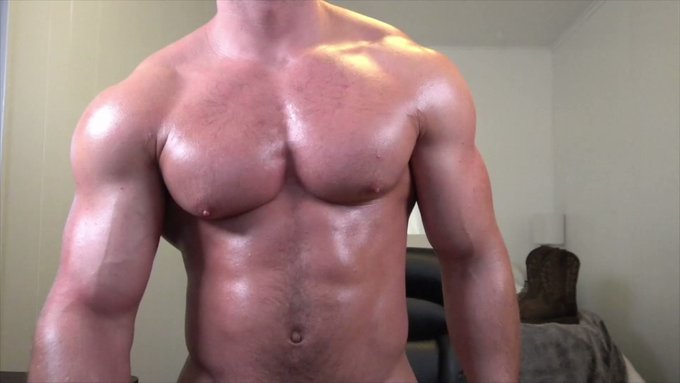 https://t.co/fDboDEekMo
these nipples and pecs needs massaged and chewed on

#hotguys #gay #hotmen #sexy