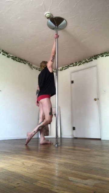 just a cute little dance i’ve been teaching my pole students https://t.co/4kz73FrLPv