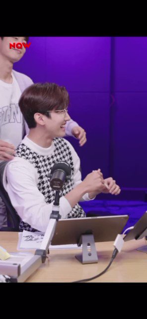 Hohong.StreamDeJavu💙 (@san_hoong) on Twitter photo 2021-09-24 15:10:39 Minho come to remind Changmin he is the his favourite Dongsaeng. 'Choi Minho and not Choi Jongho' xD
#최강창민
#프리허그 #최강창민의프리허그 Minho come to remind Changmin he is the his favourite Dongsaeng. 'Choi Minho and not Choi Jongho' xD
#최강창민
#프리허그 #최강창민의프리허그