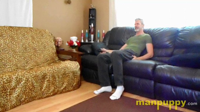 Daddy #Giant has an itch he can't scratch https://t.co/Q3iplPTemZ #Macrophilia https://t.co/Qgmzb7fb