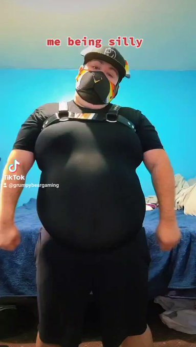 Me having some fun in my harness from @RyanKore and #bearhood from https://t.co/lQIocEnSCt . 

#chubby