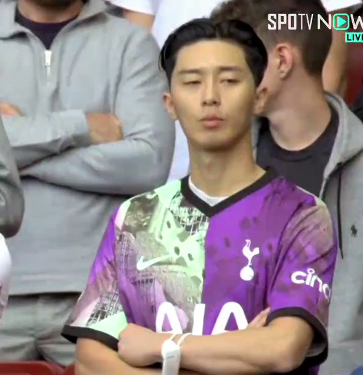 Seo Joon at a Spurs match a couple of weeks ago. ARE YOU MAD?! LOOK AT HIM  https://t.co/O4Z93Jfa7U