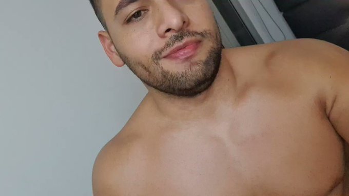 Lets chill before bed?https://t.co/InpZYGwvWf https://t.co/YSRpeRrsNu