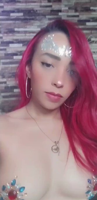 Kisses... 😘😘😘 https://t.co/iEu4z8JdYu