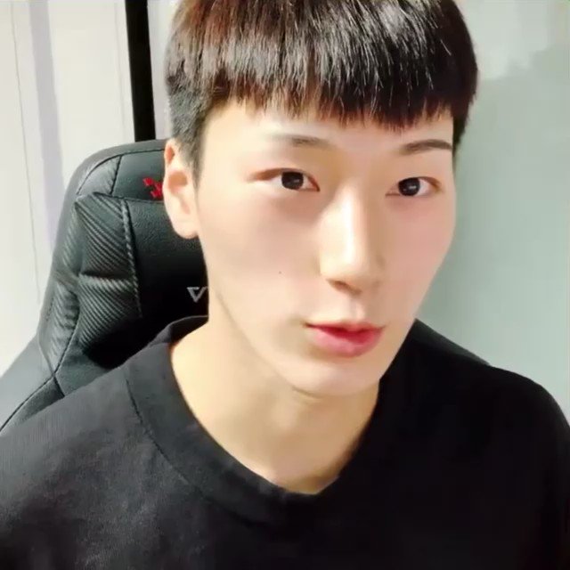yunho’s fanclub (@codeatz) on Twitter photo 2021-09-27 13:54:28 THE WAY HE LOOKED AGAIN TO MAKE SURE YUNHO CLOSED THE DOOR?? THE SIBLING ENERGY IS SO STRONG HERE THE WAY HE LOOKED AGAIN TO MAKE SURE YUNHO CLOSED THE DOOR?? THE SIBLING ENERGY IS SO STRONG HERE