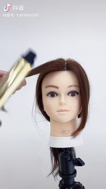 顔周りの髪の毛ってすごく重要！簡単に立体感の出る方法がこちら！