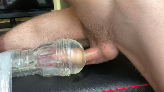 Filling the fleshlight with a big cum load while moaning 😩🍆💦 (sound on)

⭐️https://t.co/FXFY5WJCRI⭐️<-