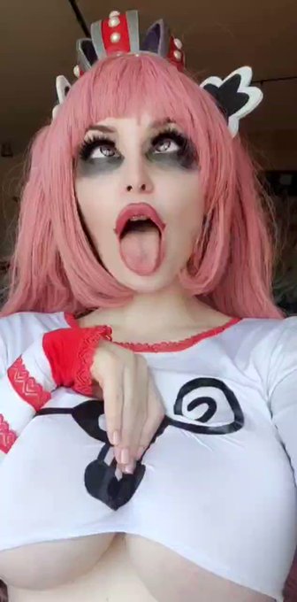 How about spending the whole day with Perona from One Piece? What would you like to do on this lovely