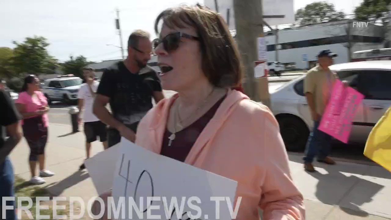 Oliya Scootercaster on Twitter "Protesters and Healthcare Workers BURN