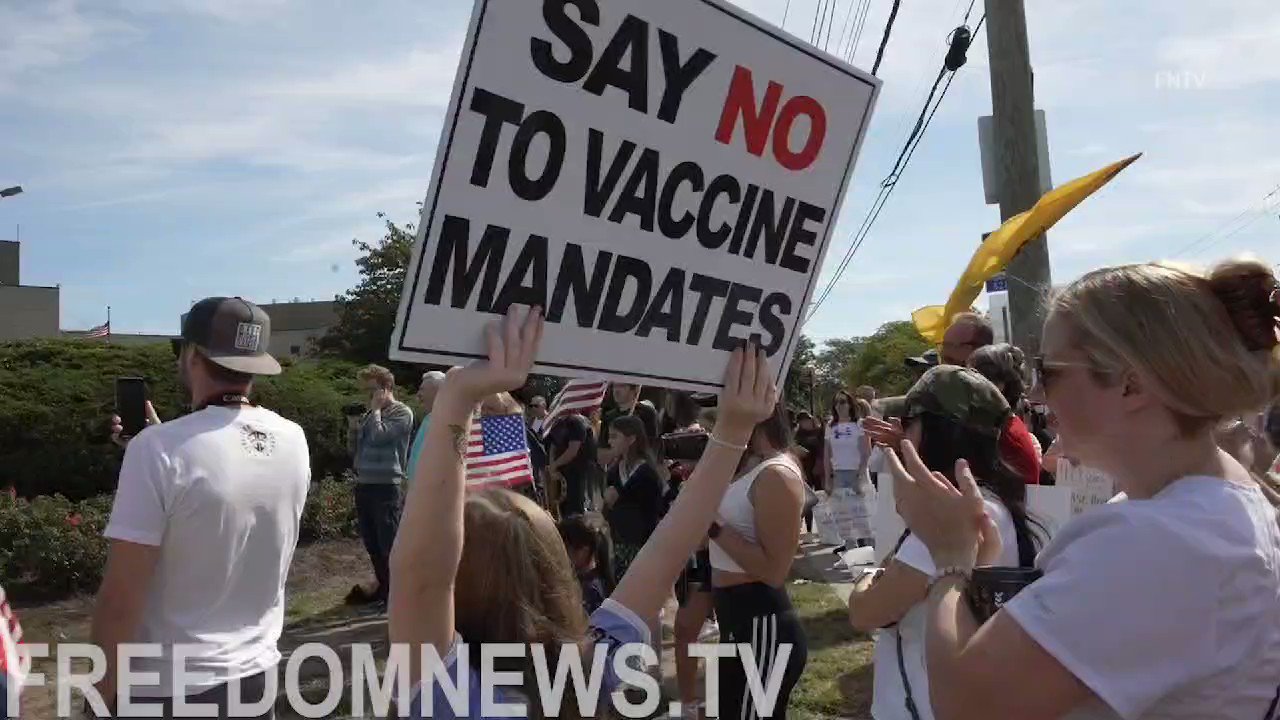 Oliya Scootercaster on Twitter "Protesters and Healthcare Workers BURN