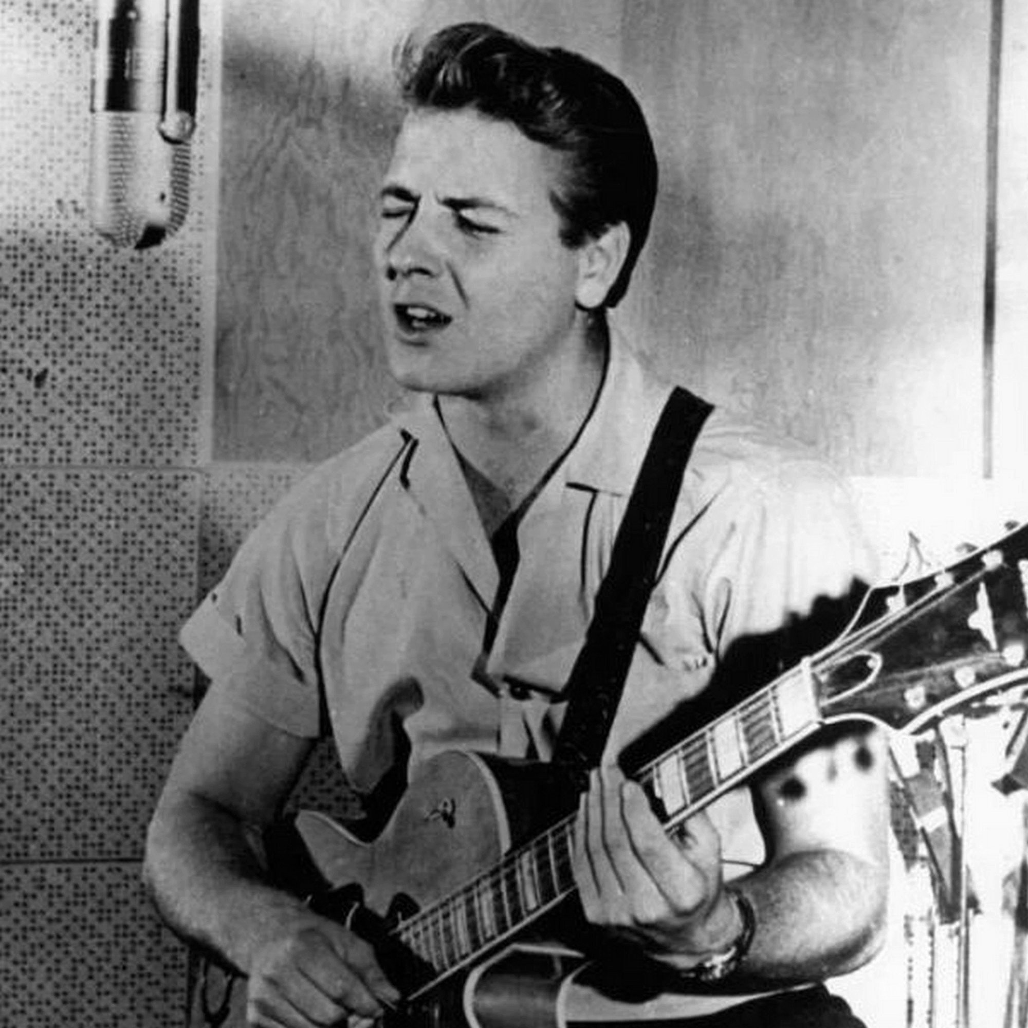 Happy Birthday to Mr Eddie Cochran

Thanks for the music!

From Carl  